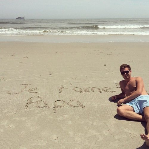 Tom Brusse ('La isla de las tentaciones 2') posa sin camiseta en la playa