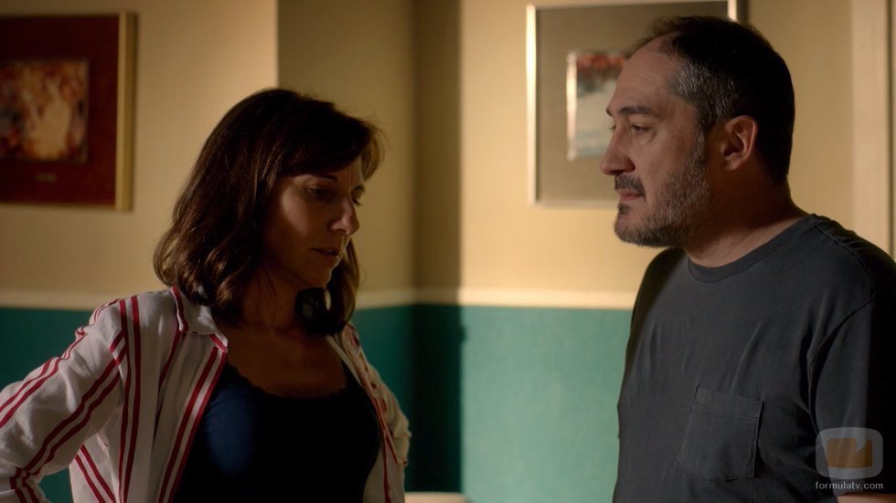 Malena Alterio y Alfonso Lara, en la segunda temporada de 'Señoras del (h)AMPA'