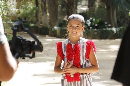 Soleá, muy sonriente durante la grabación del videoclip de "Palante"