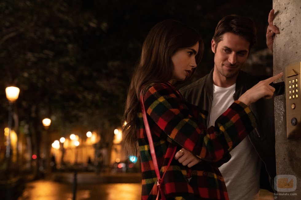 Emily Cooper y Gabriel en 'Emily en París'