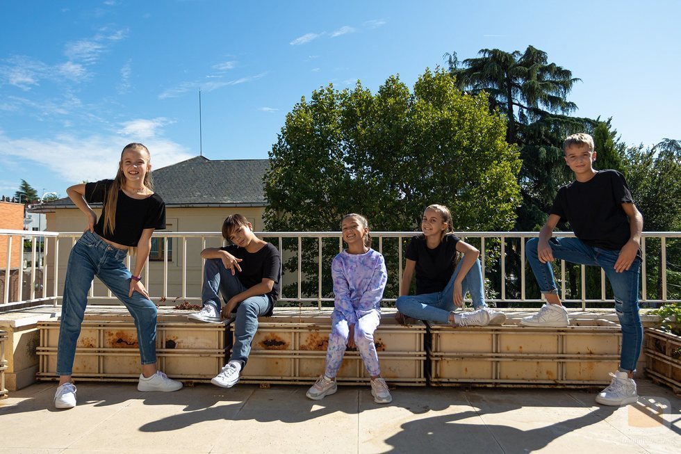 Soleá junto a sus bailarines para Eurovisión Junior 2020