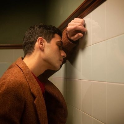 Gabino (Alejandro Speitzer), preocupado en 'Alguien tiene que morir'