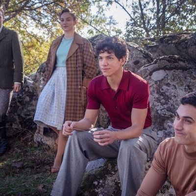 Carlos Cuevas, Ester Expósito, Isaac Hernández y Alejandro Speitzer en 'Alguien tiene que morir'