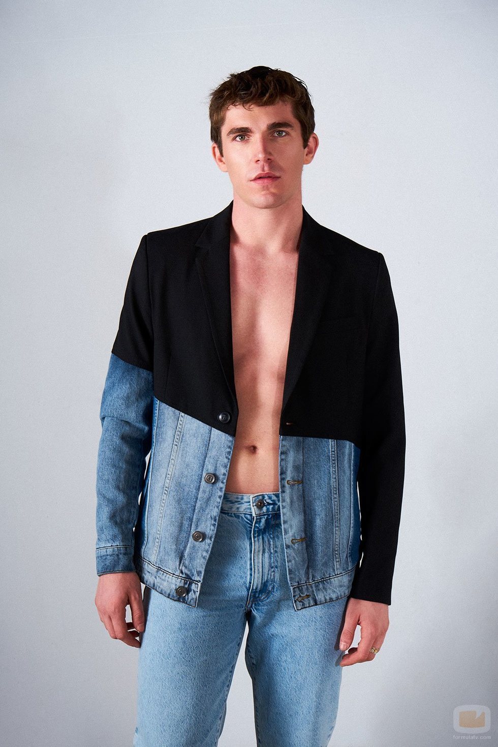 Eric Masip muestra su torso en Shangay