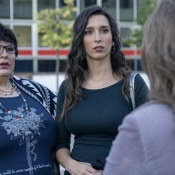 Paca La Piraña y Valeria Vegas, en el capítulo 1x07 de 'Veneno'