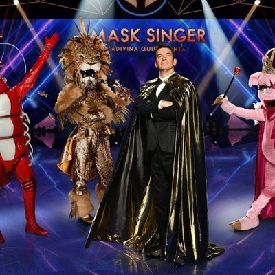 Arturo Valls, entre varios disfraces de 'Mask Singer: adivina quién canta'
