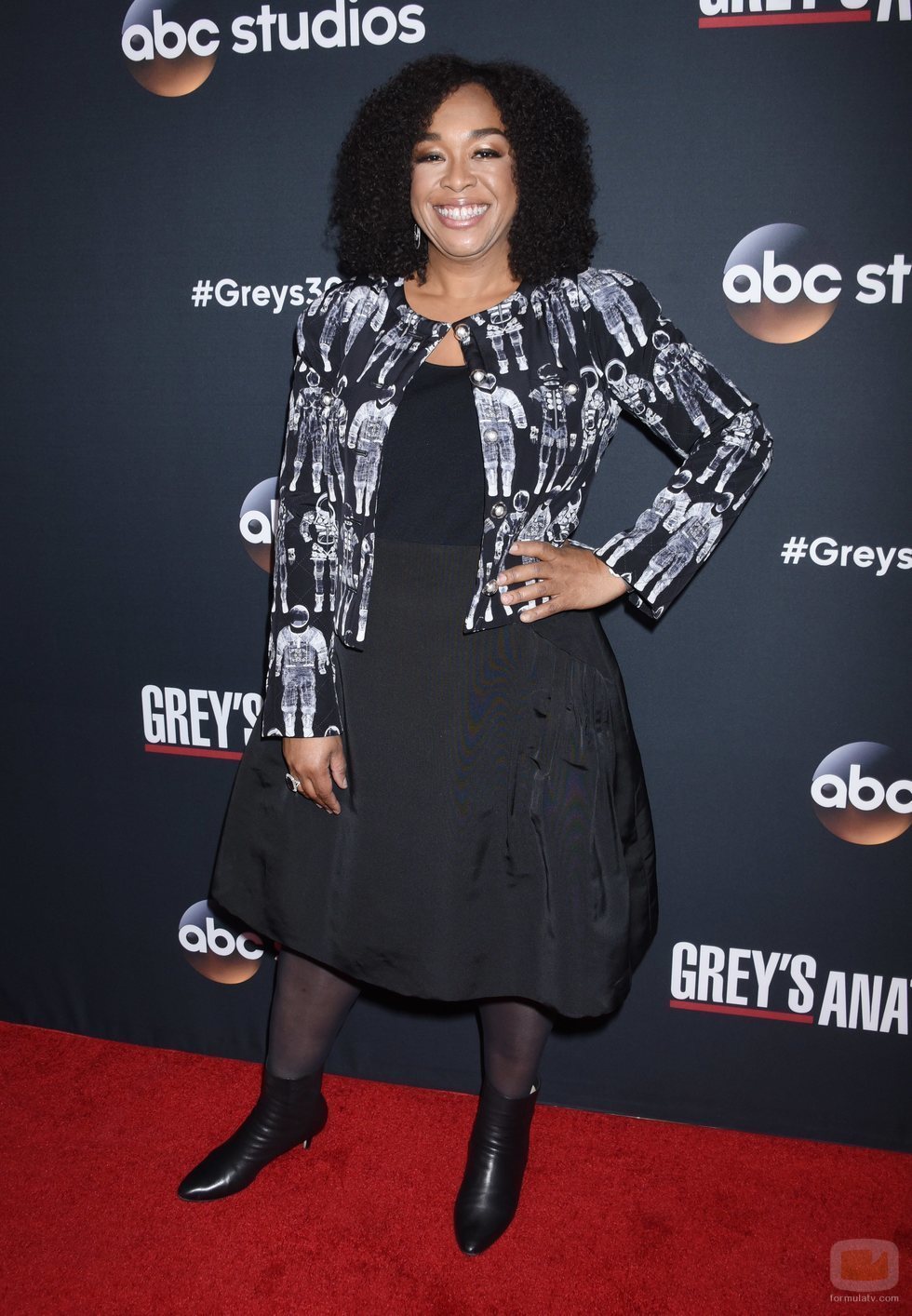 Shonda Rhimes posa en la fiesta del episodio 300 de 'Anatomía de Grey'