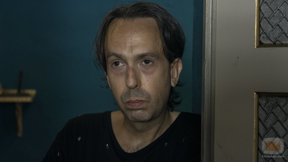Andreu Castro como Cebollina en el 1x08 de 'Veneno'