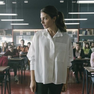 Bárbara Lennie, durante una clase en 'El desorden que dejas'