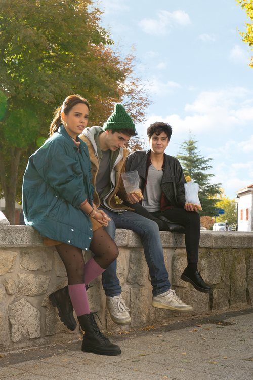 Gloria Camila (Cloe), Mario Garcia (Ribero) y Kenai White (María), en 'Dos vidas'