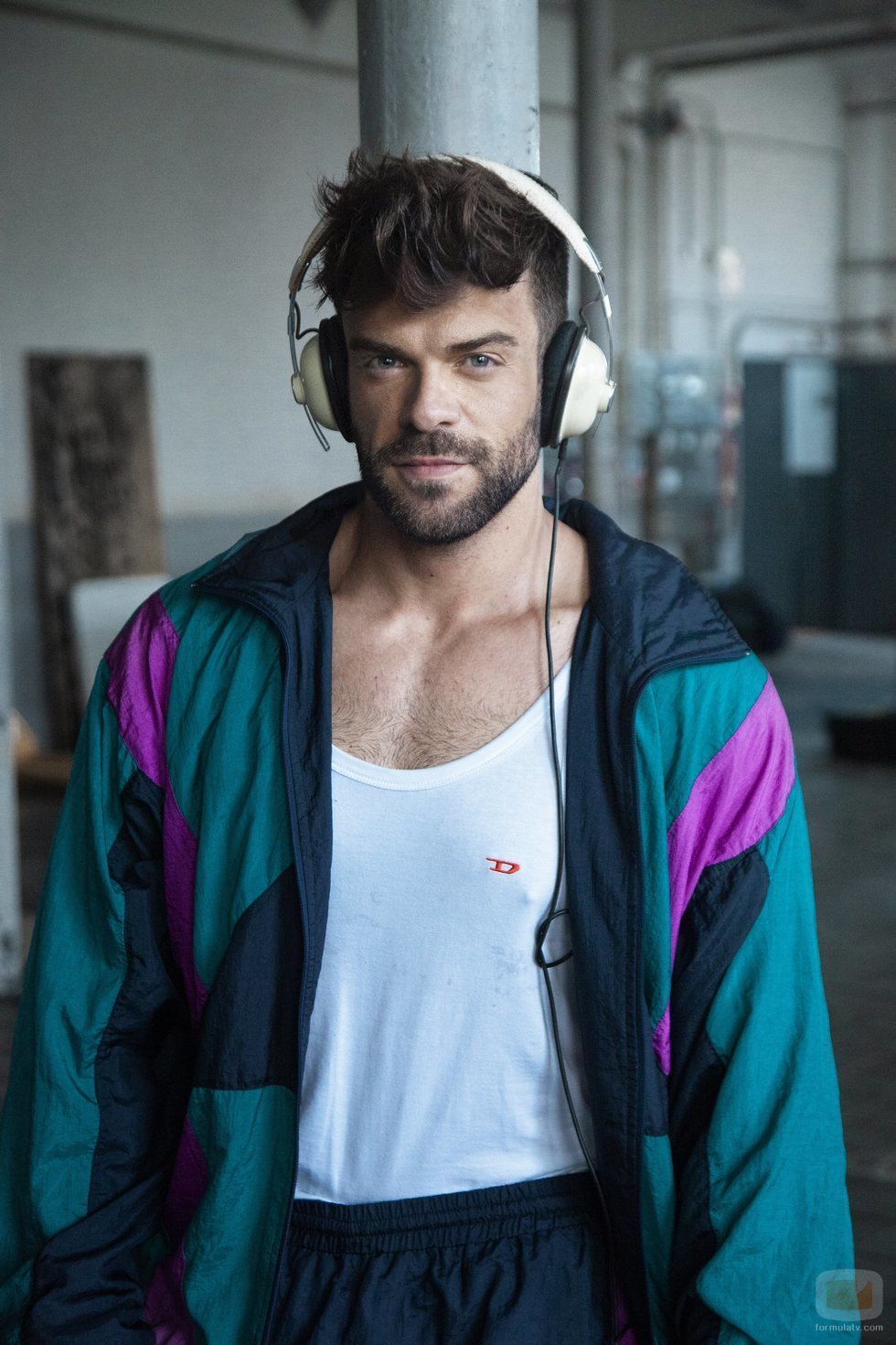 Ricky Merino presenta el single "Smalltown Boy"