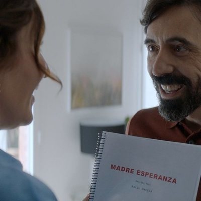 Ana Milán e Israel Elejalde en el 1x01 de 'ByAnaMilán'