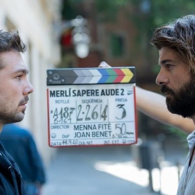 Carlos Cuevas y Jordi Coll graban una escena de la temporada 2 de 'Merlí. Sapere Aude'