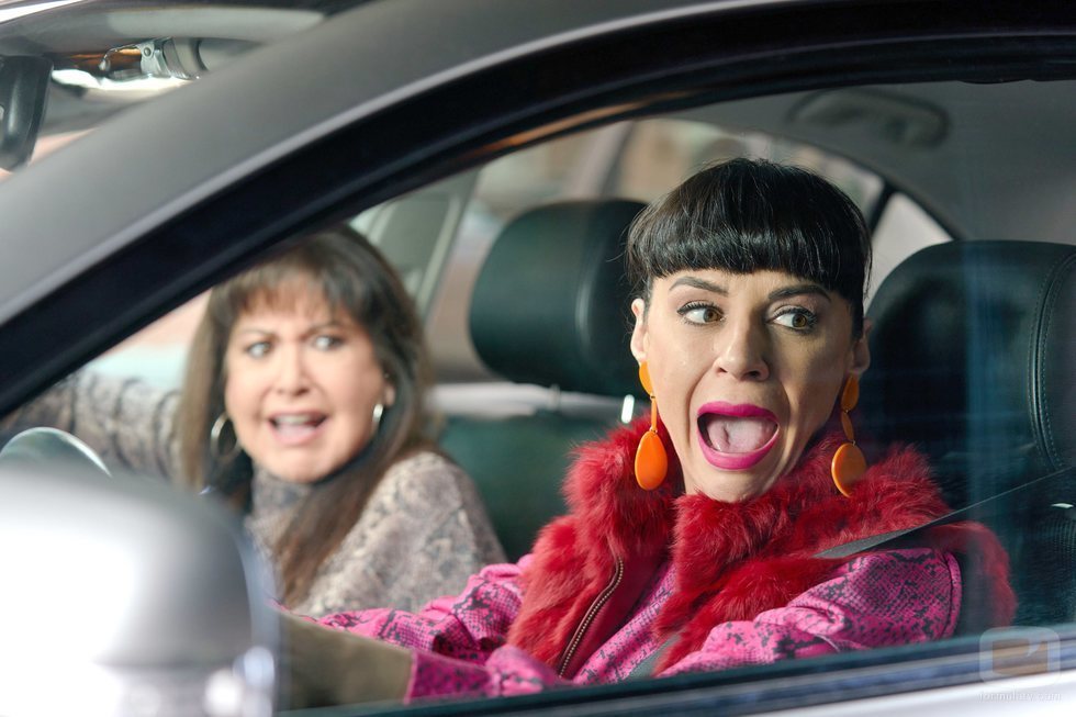 Menchu y Yoli en el coche en el 12x03 de 'La que se avecina'