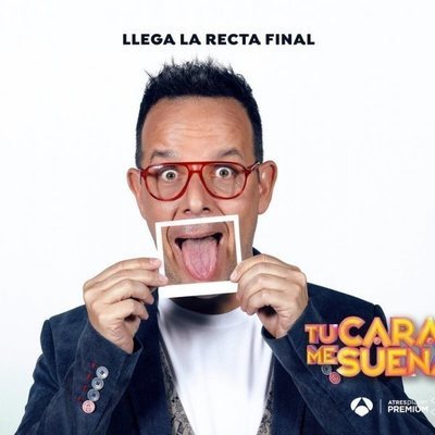 Posado de Àngel Llàcer para la recta final de 'Tu cara me suena 8'