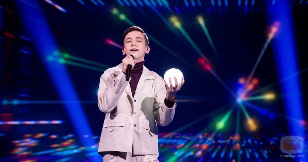 Oleksandr Balabanov, representante de Ucrania, en la Gran Final de Eurovisión Junior 2020