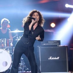 Carla Hidalgo es Enrique Bunbury en la Gala 12 de 'Tu cara me suena 8'