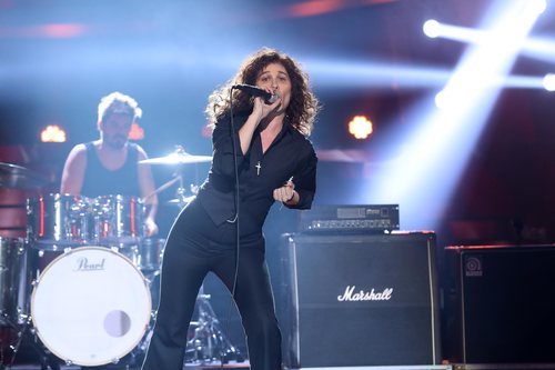 Carla Hidalgo es Enrique Bunbury en la Gala 12 de 'Tu cara me suena 8'