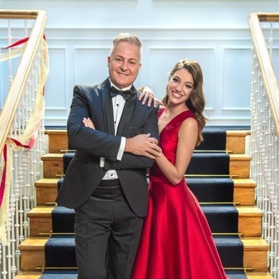 Ana Guerra y Roberto Herrera, presentadores de las Campanadas 2020-2021 de RTVE en Canarias