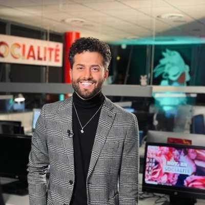 El redactor Javier de Hoyos en el debut de 'Socialité' en el access