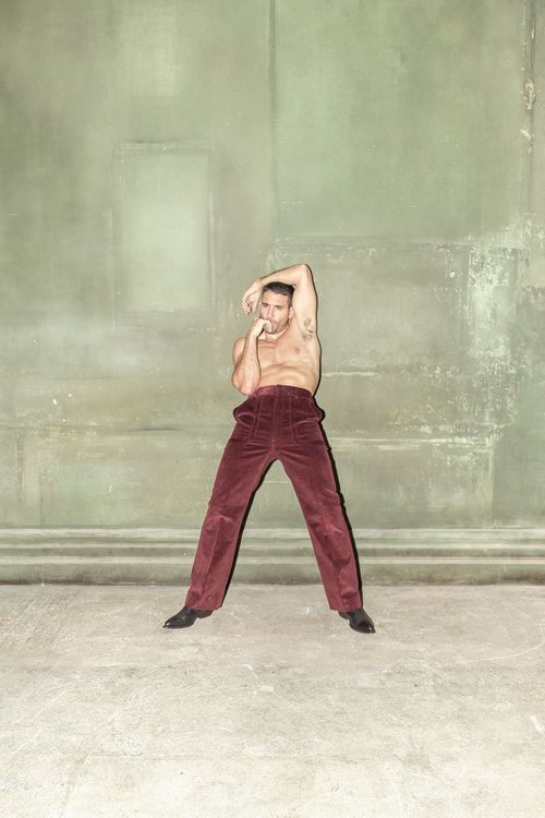 Miguel Ángel Silvestre posa sin camiseta para Madmenmag