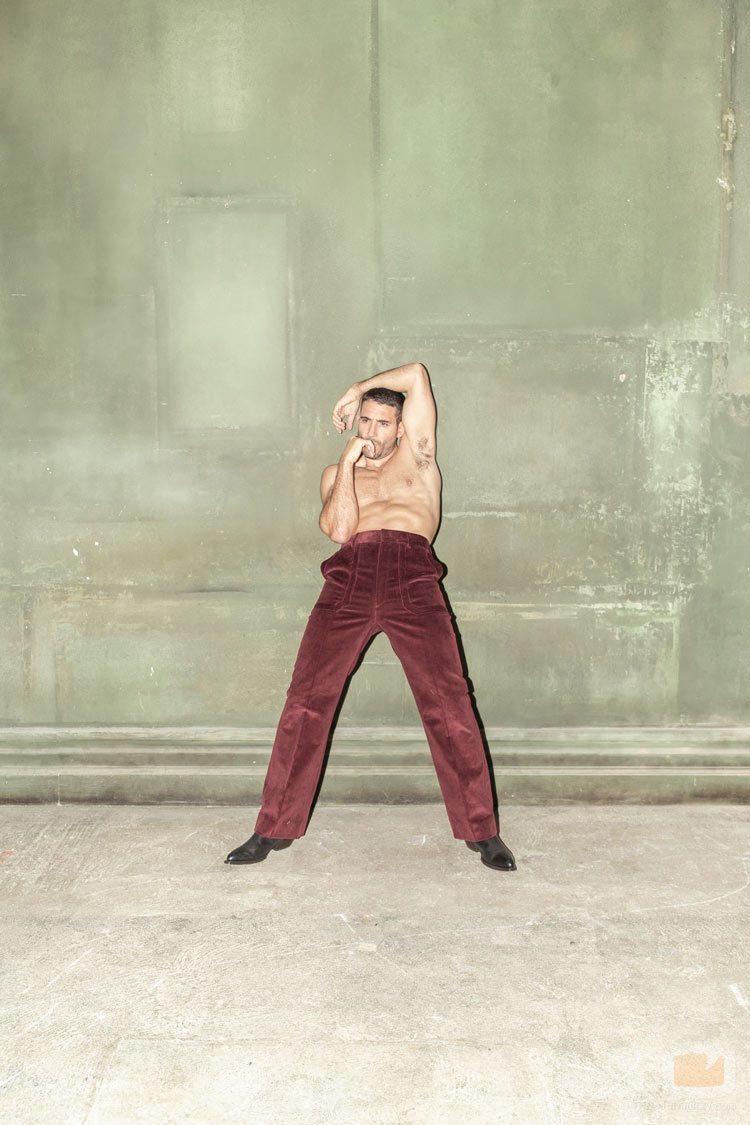 Miguel Ángel Silvestre posa sin camiseta para Madmenmag
