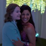 Jo Ellen Pellman y Ariana DeBose son Emma y Alyssa en 'The Prom'