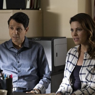 Daniel y Amanda LaRusso en la tercera temporada de 'Cobra Kai'