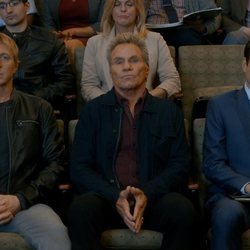 Johnny Lawrence, John Kreese y Daniel LaRusso en la tercera temporada de 'Cobra Kai'