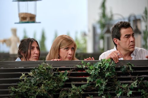 Paz Padilla, Eva Isanta y Pablo Chiapella juntos en 'La que se avecina'