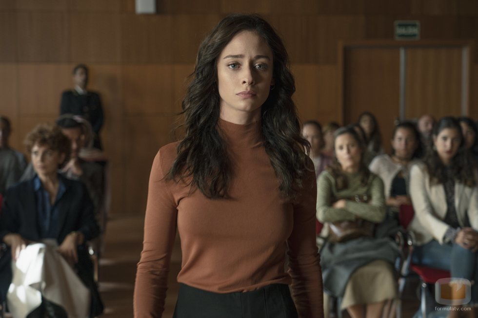 Elena Rivera en el juzgado en 'Alba'