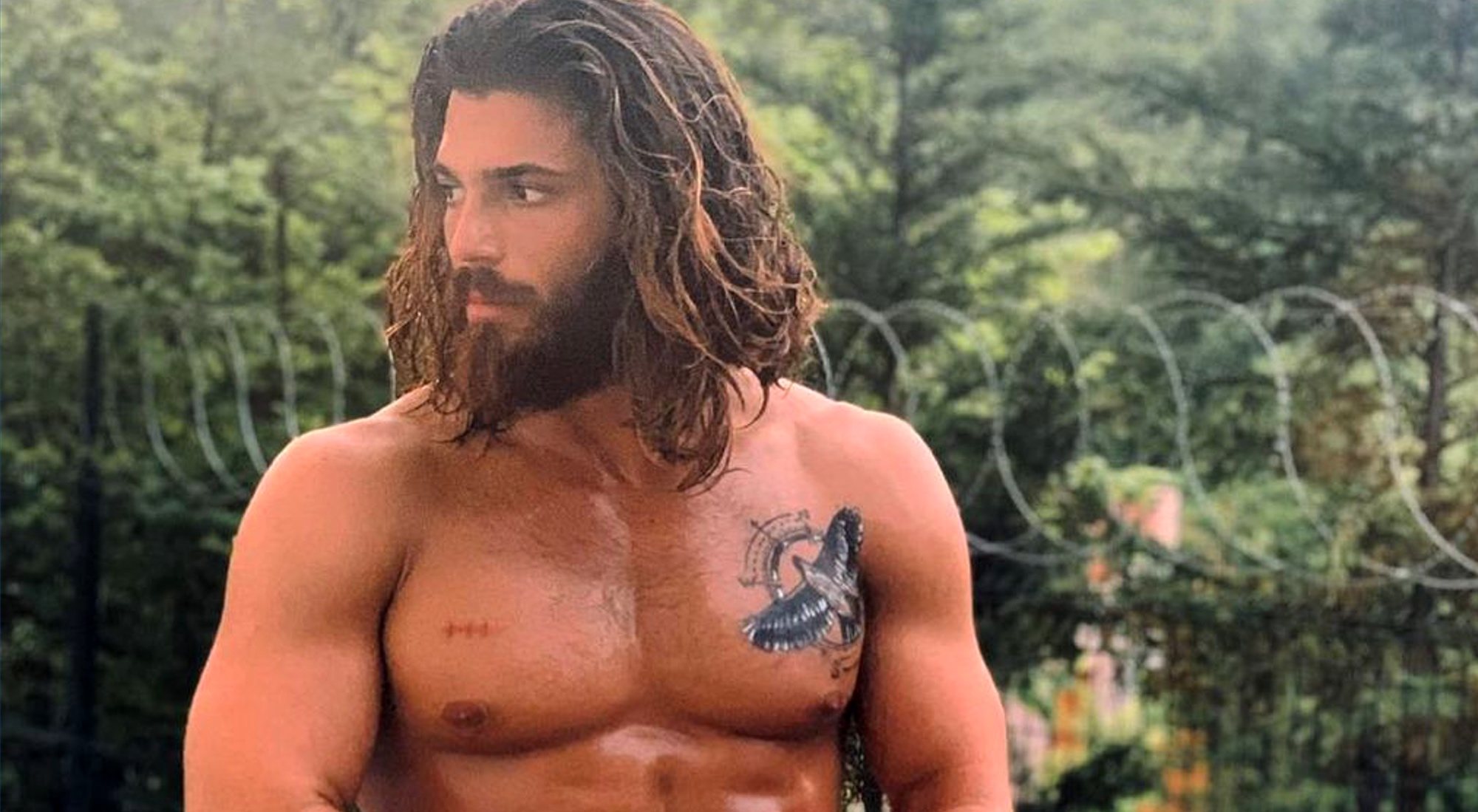 Can Yaman se entrena para ser Sandokán