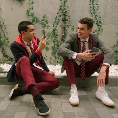 Omar Ayuso y Arón Piper rodando la cuarta temporada de 'Élite'