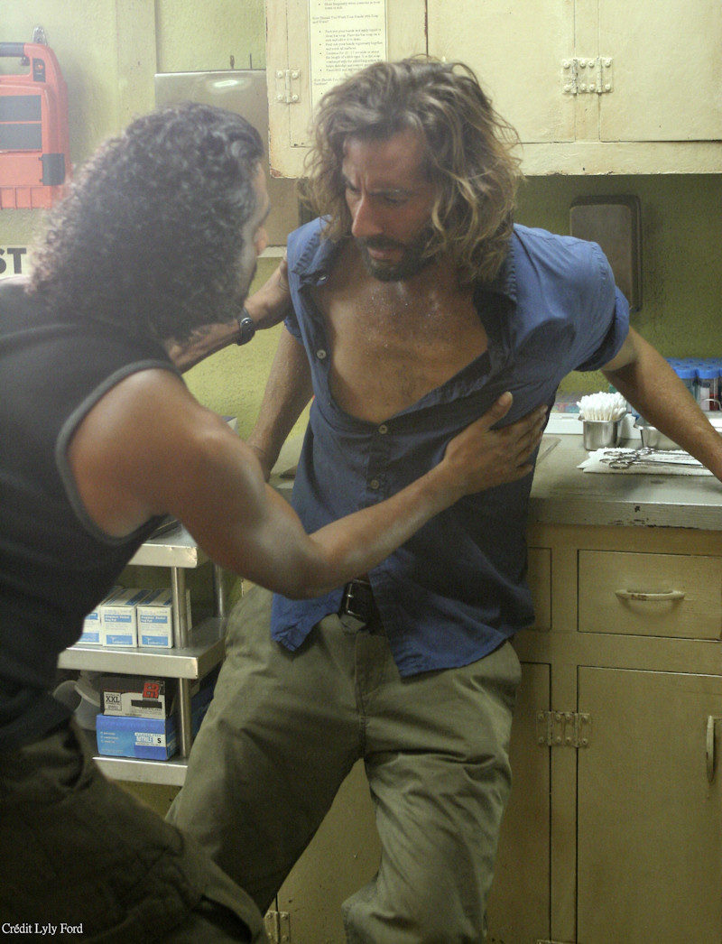 Henry Ian Cusick en el capítulo "La constante" de 'Perdidos'