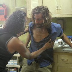 Henry Ian Cusick en el capítulo "La constante" de 'Perdidos'