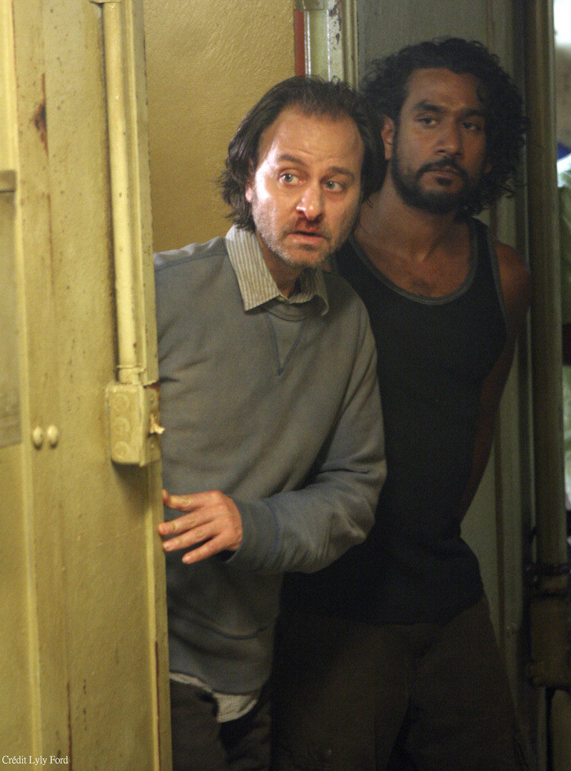 Fisher Stevens y Naveen Andrews en 'Perdidos'