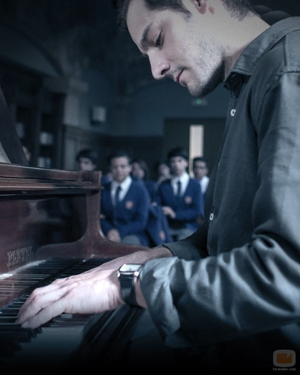 Los alumnos de 'El Internado: Las Cumbres' asisten a un recital de piano