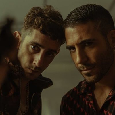 Enric Auquer y Miguel Ángel Silvestre en 'Sky Rojo'