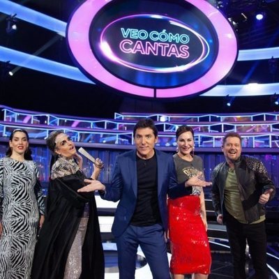 Los asesores y el presentador de 'Veo cómo cantas'