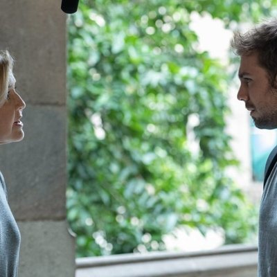 María Pujalte y Carlos Cuevas, en el rodaje de 'Merlí: Sapere Aude 2'