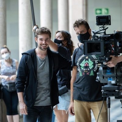 Carlos Cuevas, en el rodaje de 'Merlí: Sapere Aude 2'