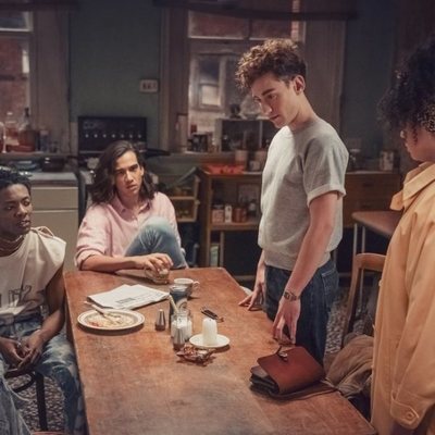 El grupo de protagonistas de 'It's a Sin'