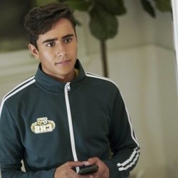 Michael Cimino como Víctor en "Con amor, Víctor"