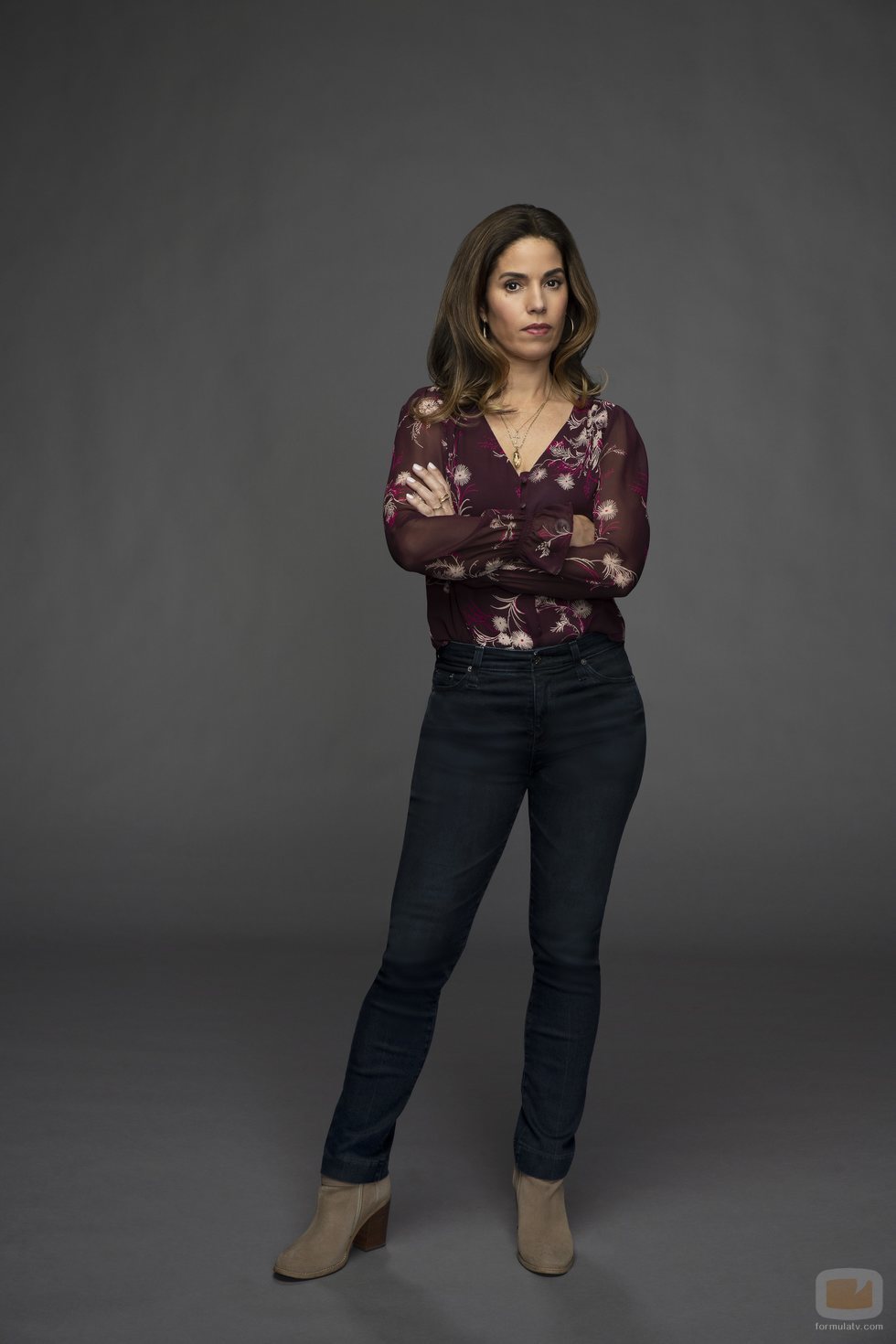 Ana Ortiz como Isabel en 'Con amor, Víctor'