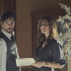 Juan Diego Botto y Amaia Salamanca en 'Todos mienten'