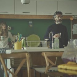 Irene Arcos y Leonardo Sbaraglia en 'Todos mienten'