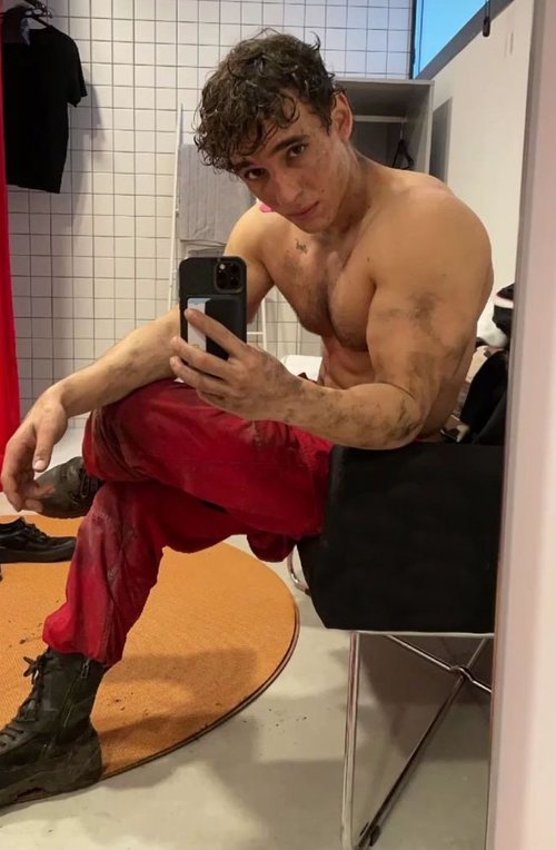 Miguel Herrán en el rodaje de la Parte 5 de 'La Casa de Papel'