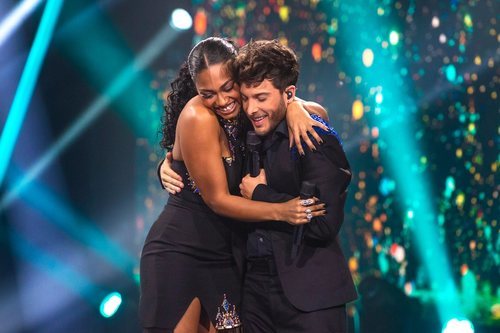 Blas Cantó se abraza con Nia Correia en 'Destino Eurovisión'