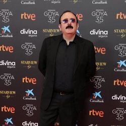 Carlos Areces en la alfombra roja de los Premios Goya 2021