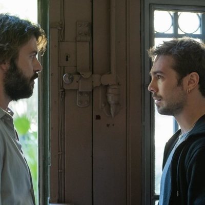 Jordi Coll y Carlos Cuevas en el 2x02 de 'Merlí: Sapere Aude'